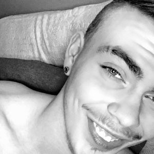 Meet your Posher, Levi